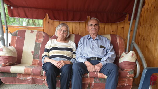 Christa und Ekkehard Bauer feiern heute Diamantene Hochzeit. Seit 60 Jahren gehen sie gemeinsam durchs Leben. Christa und Ekkehard Bauer feiern heute Diamantene Hochzeit. Seit 60 Jahren gehen sie gemeinsam durchs Leben.