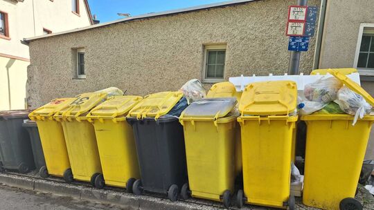 In Niederlahnstein hat die Abfallwirtschaft des Rhein-Lahn-Kreises aktuell so ihre Probleme, die Straßen Hospitalgasse, Im Plent In Niederlahnstein hat die Abfallwirtschaft des Rhein-Lahn-Kreises aktuell so ihre Probleme, die Straßen Hospitalgasse, Im Plent