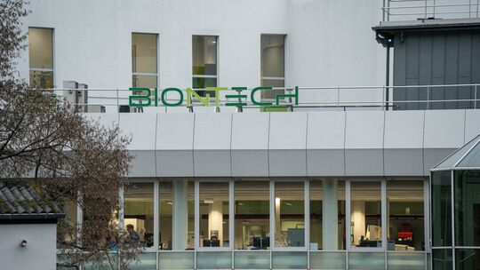 Schaut man sich den Biontech-Komplex in der Idar-Obersteiner Vollmersbachstraße genauer an, kann man das Ursprungsgebäude der La Schaut man sich den Biontech-Komplex in der Idar-Obersteiner Vollmersbachstraße genauer an, kann man das Ursprungsgebäude der La