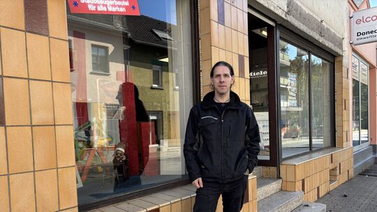 Wolfgang Saar war selbst lange Mitarbeiter im Fachgeschäft in Neuwied-Niederbieber. Wolfgang Saar war selbst lange Mitarbeiter im Fachgeschäft in Neuwied-Niederbieber.