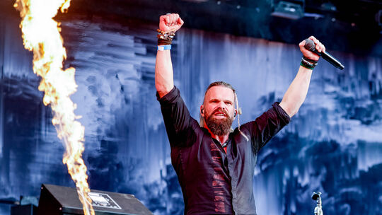 Jörg Roth, Sänger der Band Saltatio Mortis, auf der Bühne des Wacken Open Airs - am Wochenende ist die Gruppe auch in Koblenz zu Jörg Roth, Sänger der Band Saltatio Mortis, auf der Bühne des Wacken Open Airs - am Wochenende ist die Gruppe auch in Koblenz zu