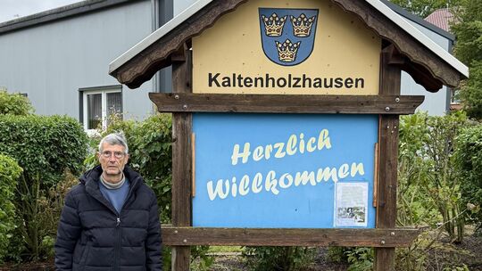 Kaltenholzhausens Ortsbürgermeister Frank Beerwerth wirbt für das neue Gewerbegebiet Kaltenholzhausen-Ost. Kaltenholzhausens Ortsbürgermeister Frank Beerwerth wirbt für das neue Gewerbegebiet Kaltenholzhausen-Ost.