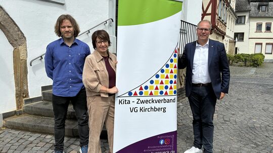 Von links: Kai Gerhard-Wüllenwerber (Betriebsführung), Claudia Kunz (Personalführung) und Peter Müller (Vorsitzender) sind überz Von links: Kai Gerhard-Wüllenwerber (Betriebsführung), Claudia Kunz (Personalführung) und Peter Müller (Vorsitzender) sind überz