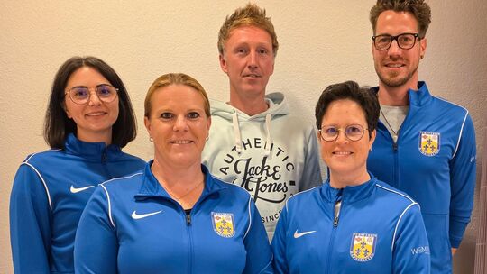 Zum Erinnerungsfoto formierten sich (von links): Sabrina Weber, Tonja Draudins, Marcel Bolz, Jasmin Hansmann und Alexander Dietz Zum Erinnerungsfoto formierten sich (von links): Sabrina Weber, Tonja Draudins, Marcel Bolz, Jasmin Hansmann und Alexander Dietz