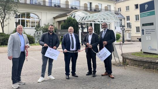 Bürgermeister Thomas Blechschmidt (von links), Stephan Butzbach, Helmut Anzer, der General-Manager des Kurhauses, BGK-Geschäftsf Bürgermeister Thomas Blechschmidt (von links), Stephan Butzbach, Helmut Anzer, der General-Manager des Kurhauses, BGK-Geschäftsf
