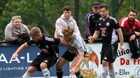 Für die SG Zell/Bullay/Alf (in Schwarz) geht es nach dem Derbytriumph in Bremm zum Abschluss daheim in Bullay am Samstag (15.30 Für die SG Zell/Bullay/Alf (in Schwarz) geht es nach dem Derbytriumph in Bremm zum Abschluss daheim in Bullay am Samstag (15.30