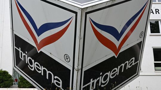 Ein Logo der Bekleidungsfirma Trigema ist am Gebäude des Firmensitzes angebracht. Auch in Mülheim-Kärlich wird Trigema nun aktiv Ein Logo der Bekleidungsfirma Trigema ist am Gebäude des Firmensitzes angebracht. Auch in Mülheim-Kärlich wird Trigema nun aktiv