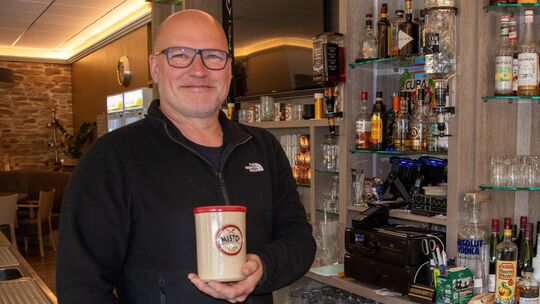 Aus Fußballzeiten hat Michael Stoffels den Spitznamen "Misto" mitgebracht, heute trägt sein Restaurant Misto's in Neustadt den N Aus Fußballzeiten hat Michael Stoffels den Spitznamen "Misto" mitgebracht, heute trägt sein Restaurant Misto's in Neustadt den N
