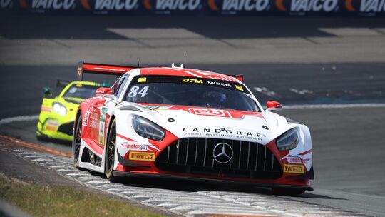 Ein eher gebrauchtes Wochenende auf dem Dünenkurs an der Nordsee in Zandvoort erlebte Mercedes-AMG-Junior Tom Kalender aus Hamm. Ein eher gebrauchtes Wochenende auf dem Dünenkurs an der Nordsee in Zandvoort erlebte Mercedes-AMG-Junior Tom Kalender aus Hamm.