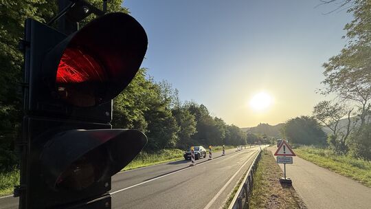 Die Ampelanlage an der B 53 zwischen Zell und Alf legt nur übers Wochenende eine Schaffenspause ein. Nächste Woche stehen weiter Die Ampelanlage an der B 53 zwischen Zell und Alf legt nur übers Wochenende eine Schaffenspause ein. Nächste Woche stehen weiter