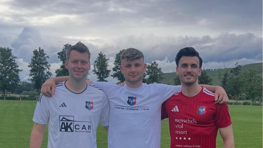 Dunkle Wolken? Nicht über den Sportplätzen in Merxheim, Monzingen und Meddersheim. Die SGM setzt ab Sommer auf ein Trainerteam m Dunkle Wolken? Nicht über den Sportplätzen in Merxheim, Monzingen und Meddersheim. Die SGM setzt ab Sommer auf ein Trainerteam m