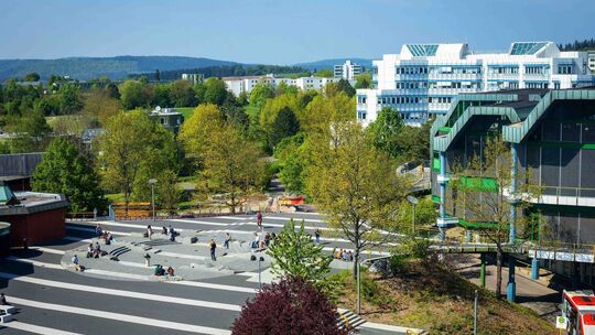 Der Senat der Universität Trier hat erstmals einen studentischen Vizepräsidenten gewählt. Der Senat der Universität Trier hat erstmals einen studentischen Vizepräsidenten gewählt.