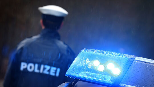 Für Polizisten, Lehrer und Co. sowie Pensionäre wird es in Rheinland-Pfalz rückwirkend zum 1. April mehr Geld geben. Das beschlo Für Polizisten, Lehrer und Co. sowie Pensionäre wird es in Rheinland-Pfalz rückwirkend zum 1. April mehr Geld geben. Das beschlo