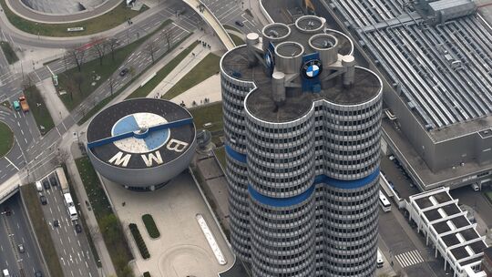BMW-Museum und BMW-Hochhaus BMW-Museum und BMW-Hochhaus