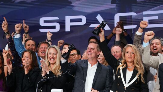 SpaceX startet an der Börse SpaceX startet an der Börse