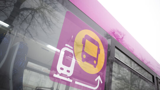 Die anstehende Generalsanierung der Bahnstrecke zwischen Troisdorf und Wiesbaden am rechten Rheinufer tangiert auch die gegenübe Die anstehende Generalsanierung der Bahnstrecke zwischen Troisdorf und Wiesbaden am rechten Rheinufer tangiert auch die gegenübe