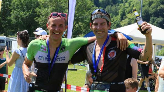 Endlich mal gemeinsamer Start beim Mittelmosel-Triathlon: Die Mit-Initiatoren Christian Stadtfeld und Karl Sausen (rechts). Endlich mal gemeinsamer Start beim Mittelmosel-Triathlon: Die Mit-Initiatoren Christian Stadtfeld und Karl Sausen (rechts).