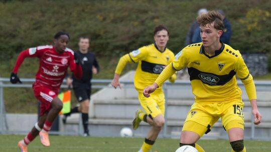 Nevio Kunz (am Ball) spielte in der abgelaufenen Spielzeit noch für die A-Jugend von Alemannia Aachen, zog sich da im Januar all Nevio Kunz (am Ball) spielte in der abgelaufenen Spielzeit noch für die A-Jugend von Alemannia Aachen, zog sich da im Januar all