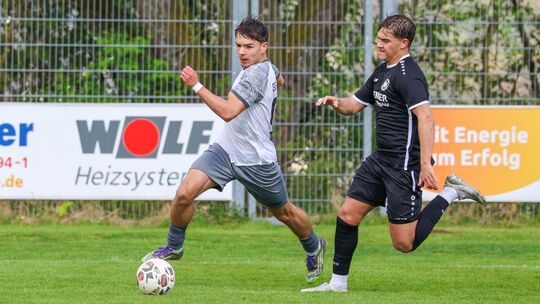 Jannik Schumann (links) spielte bis Sommer bei der SG Alpenrod. Nun wird es ihn wohl zu den Sportfreunden Eisbachtal ziehen – we Jannik Schumann (links) spielte bis Sommer bei der SG Alpenrod. Nun wird es ihn wohl zu den Sportfreunden Eisbachtal ziehen – we