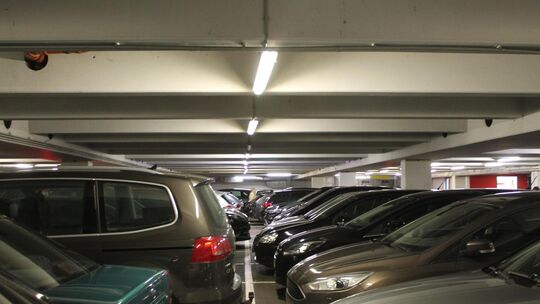 Das Parkdeck am Rewe-Markt in Bad Ems ist oft sehr gut besucht, mit dem Marktumbau sollen dort die Parkflächen größer werden, wa Das Parkdeck am Rewe-Markt in Bad Ems ist oft sehr gut besucht, mit dem Marktumbau sollen dort die Parkflächen größer werden, wa