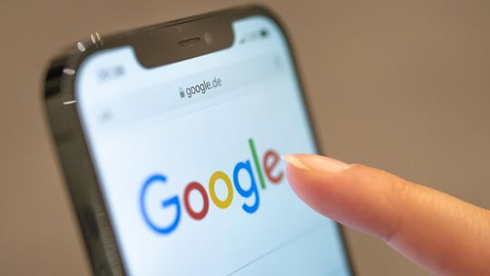 Wenn Sie ein Google-Konto nutzen, können Sie festlegen, welche Medien Ihnen in den Google-Schlagzeilen bevorzugt angezeigt werde Wenn Sie ein Google-Konto nutzen, können Sie festlegen, welche Medien Ihnen in den Google-Schlagzeilen bevorzugt angezeigt werde