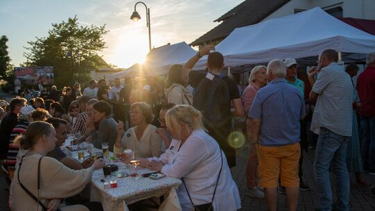 Im Grafschafter Ortsbezirk Holzweiler sind sich die Bürgerinnen und Bürger einig: Ehrenamtliches Engagement und Teilhabe am Dorf Im Grafschafter Ortsbezirk Holzweiler sind sich die Bürgerinnen und Bürger einig: Ehrenamtliches Engagement und Teilhabe am Dorf