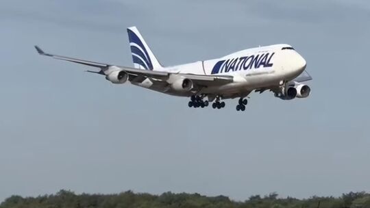 Eine Boeing 747-400 meldet am Montag eine Luftnotlage und muss auf dem Flughafen Hahn notlanden. Ein Großaufgebot an Rettungskrä Eine Boeing 747-400 meldet am Montag eine Luftnotlage und muss auf dem Flughafen Hahn notlanden. Ein Großaufgebot an Rettungskrä