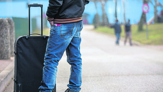 Flüchtlinge, die gemeinnützige Tätigkeiten verweigern, sollen künftig weniger Geld bekommen. Das schlägt zumindest der Kreisauss Flüchtlinge, die gemeinnützige Tätigkeiten verweigern, sollen künftig weniger Geld bekommen. Das schlägt zumindest der Kreisauss
