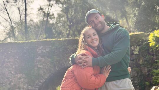 Gemeinsam glücklich irgendwo im Nirgendwo: Lilian Richter und ihr Mann Dave aus dem Westerwald wollen sich auf einem 22 Hektar g Gemeinsam glücklich irgendwo im Nirgendwo: Lilian Richter und ihr Mann Dave aus dem Westerwald wollen sich auf einem 22 Hektar g