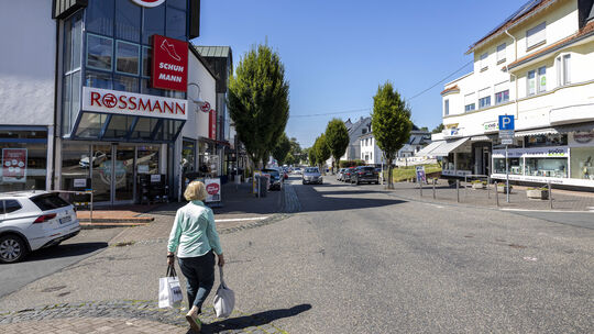 Die Bad Marienberger Innenstadt soll künftig wieder mehr Menschen anziehen. Allerdings wird Rossmann seinen Drogeriemarkt an den Die Bad Marienberger Innenstadt soll künftig wieder mehr Menschen anziehen. Allerdings wird Rossmann seinen Drogeriemarkt an den