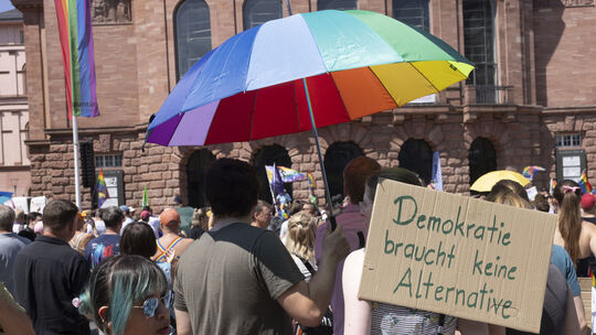 In Mainz wurde am Wochenende der Christopher Street Day gefeiert - inklusive der Demonstration für Vielfalt, Toleranz und queere In Mainz wurde am Wochenende der Christopher Street Day gefeiert - inklusive der Demonstration für Vielfalt, Toleranz und queere