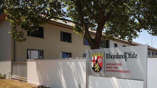 Was läuft schief beim Landesamt für Brand- und Katastrophenschutz in Koblenz? Die Landesbehörde wurde nach ihrer Gründung am 1. Was läuft schief beim Landesamt für Brand- und Katastrophenschutz in Koblenz? Die Landesbehörde wurde nach ihrer Gründung am 1.