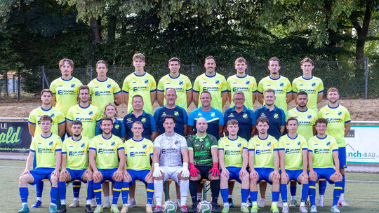 Der Kader des SV Weitersburg:
Obere Reihe von links nach rechts: Jannik Seitz, Phileas Küstermann, Robin Heldt, Niklas Becker, Der Kader des SV Weitersburg:
Obere Reihe von links nach rechts: Jannik Seitz, Phileas Küstermann, Robin Heldt, Niklas Becker,