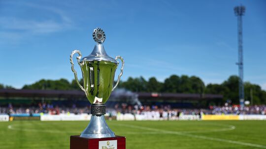 In der vergangenen Spielzeit durfte Eintracht Trier den Rheinlandpokal in die Höhe stemmen und sich nicht nur über eine stolze S In der vergangenen Spielzeit durfte Eintracht Trier den Rheinlandpokal in die Höhe stemmen und sich nicht nur über eine stolze S