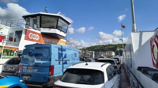 Die Fähre Linz-Remagen kann derzeit nur beschränkt Fahrzeuge transportieren. Die Fähre Linz-Remagen kann derzeit nur beschränkt Fahrzeuge transportieren.