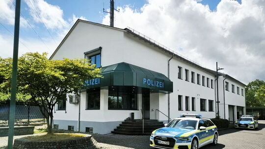 Das Dienstgebäude der Polizeiautobahnstation Montabaur im Jubiläumsjahr. Dort lässt sich am Samstag, 15. August, die Autobahnpol Das Dienstgebäude der Polizeiautobahnstation Montabaur im Jubiläumsjahr. Dort lässt sich am Samstag, 15. August, die Autobahnpol