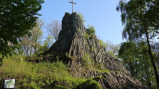 Der Druidenstein, am vor kurzem erst zu Deutschlands schönstem Wanderweg gewählten Druidensteig gelegen, ist jetzt auch unter de Der Druidenstein, am vor kurzem erst zu Deutschlands schönstem Wanderweg gewählten Druidensteig gelegen, ist jetzt auch unter de