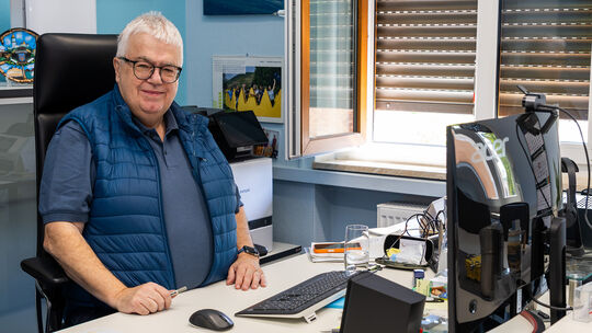 Bürgermeister Manfred Scherer verabschiedet sich nach 16 Jahren an der Spitze der Verbandsgemeinde Sprendlingen-Gensingen. Bürgermeister Manfred Scherer verabschiedet sich nach 16 Jahren an der Spitze der Verbandsgemeinde Sprendlingen-Gensingen.