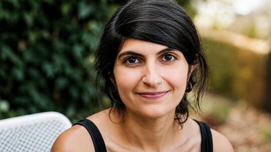 Schon Shida Bazyars Erstlingswerk „Nachts ist es leise in Teheran“ wurde von der Kritik positiv aufgenommen und mehrfach ausgeze Schon Shida Bazyars Erstlingswerk „Nachts ist es leise in Teheran“ wurde von der Kritik positiv aufgenommen und mehrfach ausgeze