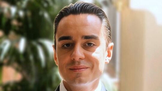 Cameron Schweikhard ist selbstständiger Finanzberater und bewertet die Altersvorsorgereform prinzipiell positiv. Sparer sollten Cameron Schweikhard ist selbstständiger Finanzberater und bewertet die Altersvorsorgereform prinzipiell positiv. Sparer sollten