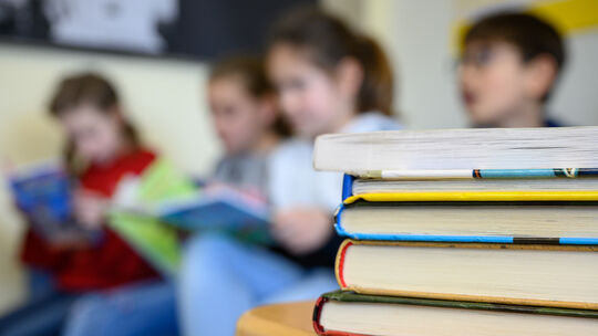 Seit dem 1. August gilt für Grundschulkinder ein gesetzlich garantierter Rechtsanspruch auf Ganztagsbetreuung, insbesondere auch Seit dem 1. August gilt für Grundschulkinder ein gesetzlich garantierter Rechtsanspruch auf Ganztagsbetreuung, insbesondere auch