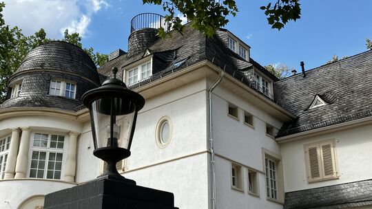 Das Kreiswehrersatzamt in Koblenz-Oberwerth war früher meist der erste Kontakt junger Männer mit der Bundeswehr. In der Rheinau Das Kreiswehrersatzamt in Koblenz-Oberwerth war früher meist der erste Kontakt junger Männer mit der Bundeswehr. In der Rheinau
