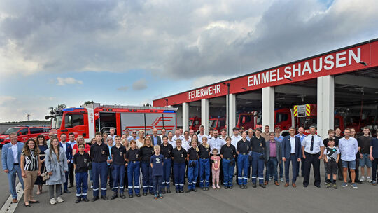 Im neuen Feuerwehrgerätehaus in Emmelshausen fand die Spendenübergabe der Sparkassenstiftung von insgesamt 113.000 Euro an Abord Im neuen Feuerwehrgerätehaus in Emmelshausen fand die Spendenübergabe der Sparkassenstiftung von insgesamt 113.000 Euro an Abord