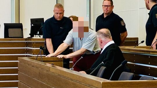 Der Angeklagte am zweiten Verhandlungstag Der Angeklagte am zweiten Verhandlungstag