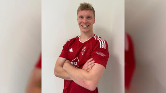 Laubachs Torjäger Julian Schmitz (fünf Treffer in drei Liga-Spielen) traf nach seiner Einwechselung doppelt, erst zum 3:3 und da Laubachs Torjäger Julian Schmitz (fünf Treffer in drei Liga-Spielen) traf nach seiner Einwechselung doppelt, erst zum 3:3 und da