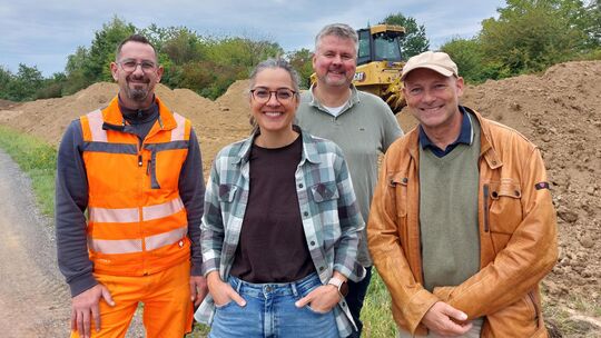 Oberhalb des neuen Friedhofs in Leubsdorf entsteht bis Anfang Oktober ein Dirttrack für Mountainbiker. Die Initiatoren Anna Dolo Oberhalb des neuen Friedhofs in Leubsdorf entsteht bis Anfang Oktober ein Dirttrack für Mountainbiker. Die Initiatoren Anna Dolo