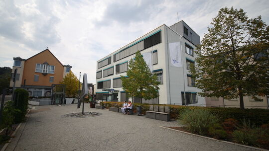 Laut rheinland-pfälzischem Ministerium für Wissenschaft, Weiterbildung und Gesundheit soll das Heilig Geist in Boppard auch in Z Laut rheinland-pfälzischem Ministerium für Wissenschaft, Weiterbildung und Gesundheit soll das Heilig Geist in Boppard auch in Z