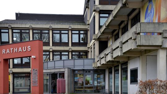 In der jüngsten Stadtratsitzung ersetzten sowohl SPD als auch CDU Mitglieder in den städtischen Ausschüssen. In der jüngsten Stadtratsitzung ersetzten sowohl SPD als auch CDU Mitglieder in den städtischen Ausschüssen.