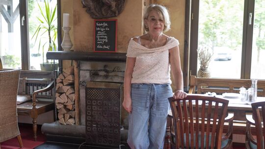 Erst hieß es Burgschenke, seit 2008 ist es das Steakhaus: Ingrid Springer betreibt das Restaurant in Altwied seit mehr als 25 Ja Erst hieß es Burgschenke, seit 2008 ist es das Steakhaus: Ingrid Springer betreibt das Restaurant in Altwied seit mehr als 25 Ja