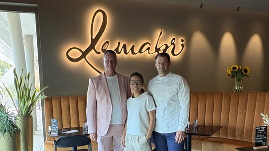 Marco Ehrhardt (links), Sarah Henke und Christian Eckhardt im Restaurant „Lemabri“ in Boppard-Buchholz: Die Erfolgsgeschichte de Marco Ehrhardt (links), Sarah Henke und Christian Eckhardt im Restaurant „Lemabri“ in Boppard-Buchholz: Die Erfolgsgeschichte de